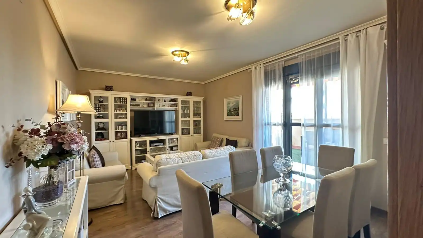 Wohnzimmer von Dachboden zum Verkauf in Mairena del Aljarafe mit Klimaanlage, Heizung und Terrasse