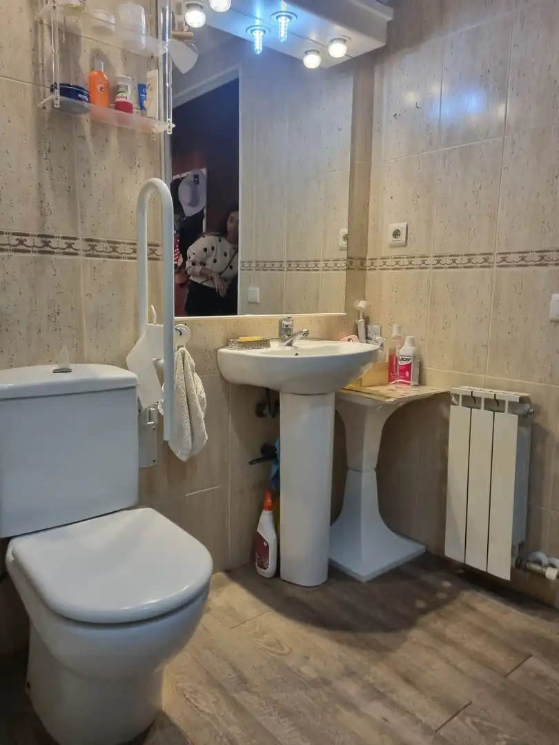 Badezimmer von Wohnung zum Verkauf in Badalona mit Klimaanlage und Heizung