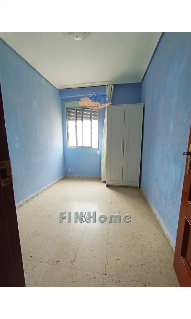 Bedroom of Flat for sale in Sevilla  with Air Conditioner, Heating and Terrace