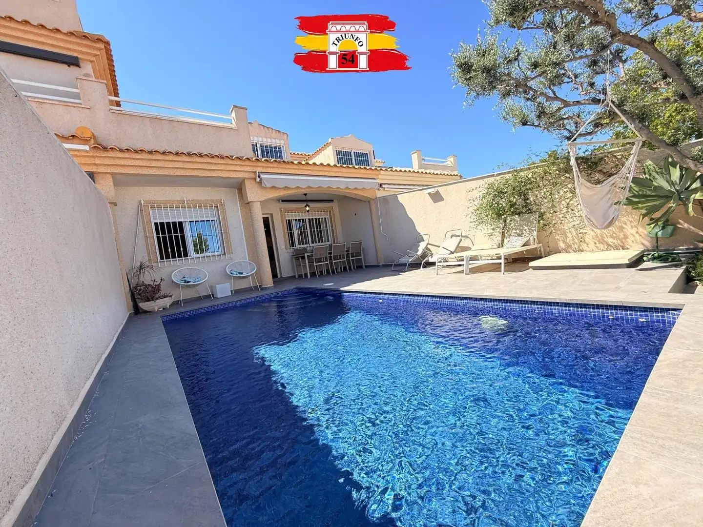 Piscina de Casa adosada en venta en Pilar de la Horadada con Aire acondicionado, Calefacción y Jardín privado