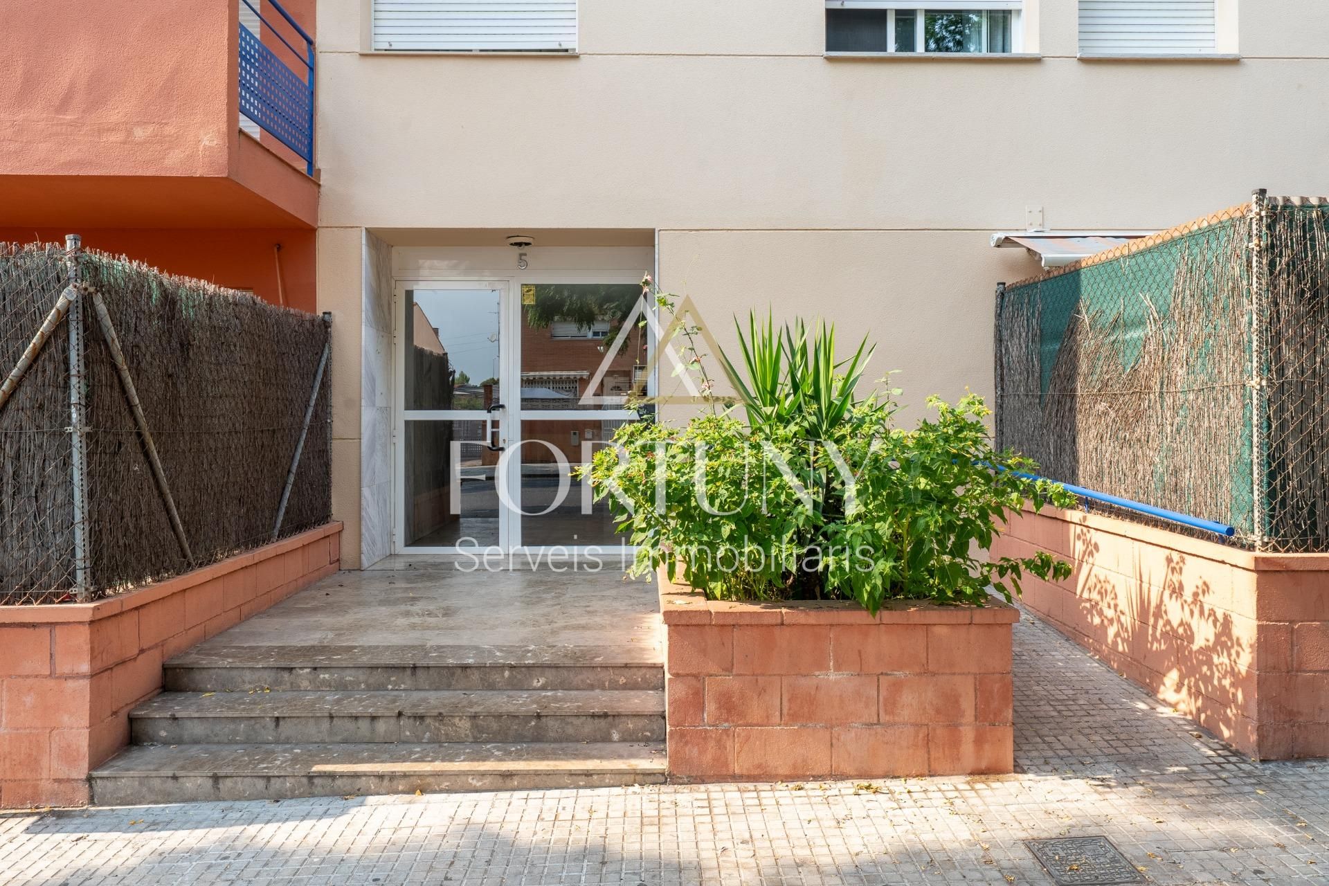 Exterior view of Planta baja for sale in  Tarragona Capital  with Heating and Balcony