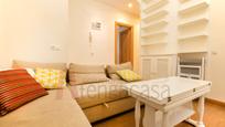 Living room of Flat to rent in  Madrid Capital  with Air Conditioner, Heating and Parquet flooring