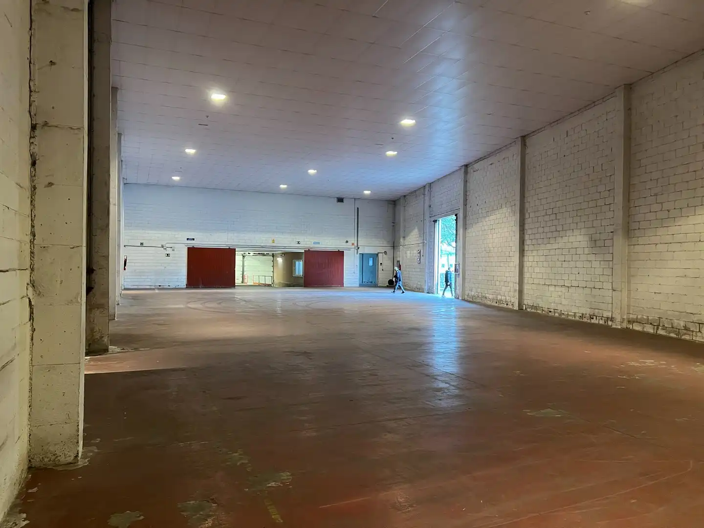 Nave industrial de alquiler en Santiago de Compostela  con Calefacción