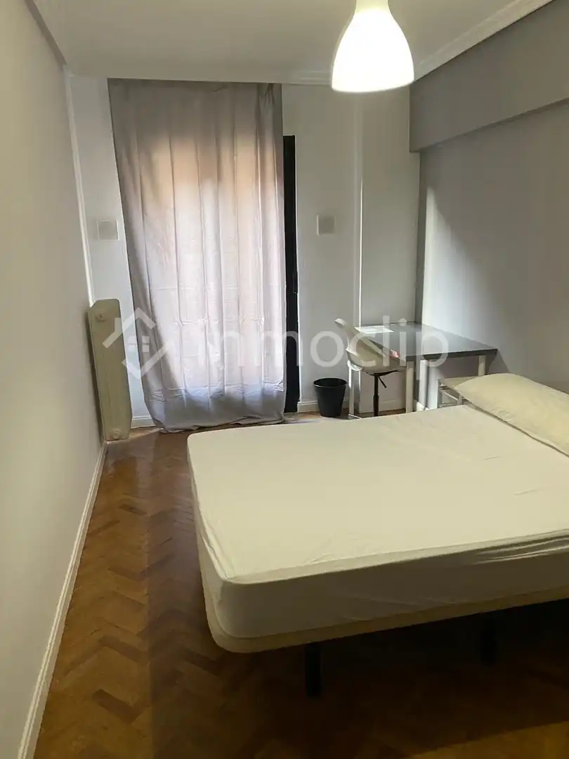 Bedroom of Flat for share in Salamanca  with Heating and Furnished