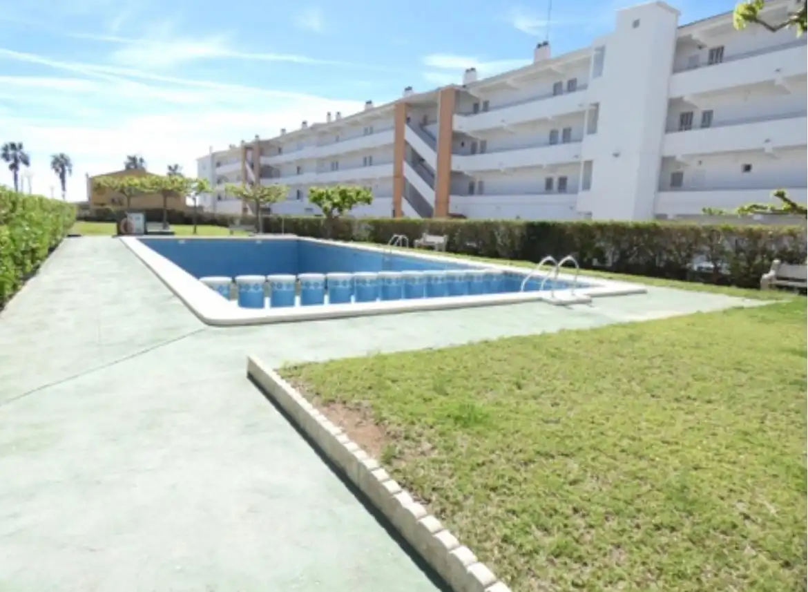 Piscina de Apartament en venda en Peñíscola / Peníscola amb Calefacció, Terrassa i Moblat