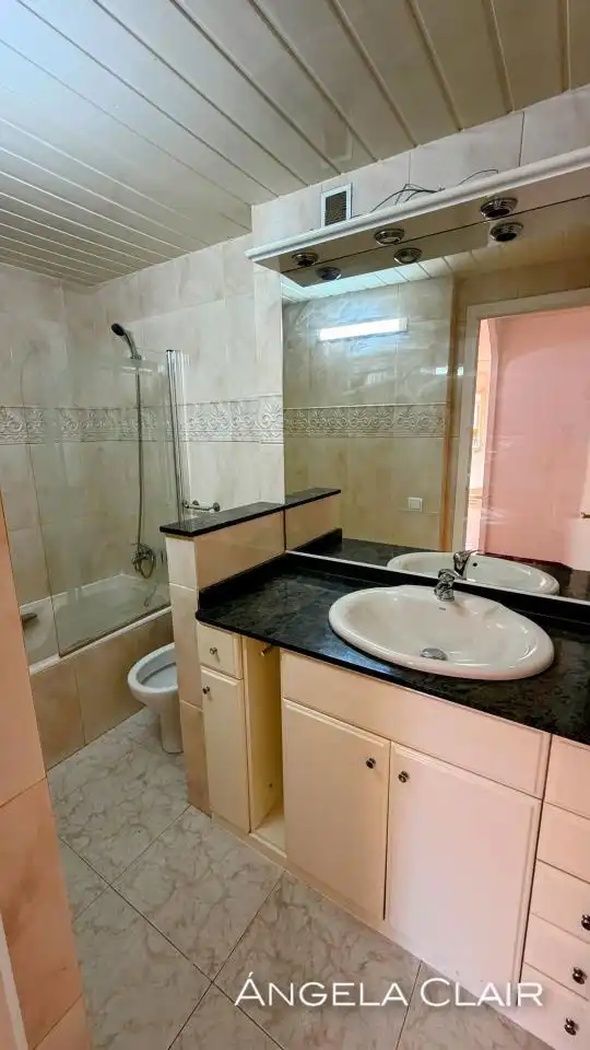 Bathroom of Flat for sale in Castelldefels