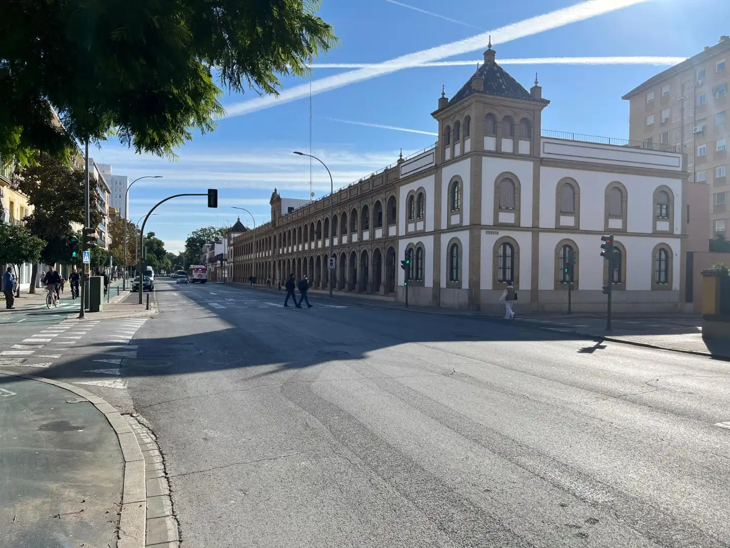 Vista exterior de Pis en venda en  Sevilla Capital amb Aire condicionat, Moblat i Balcó