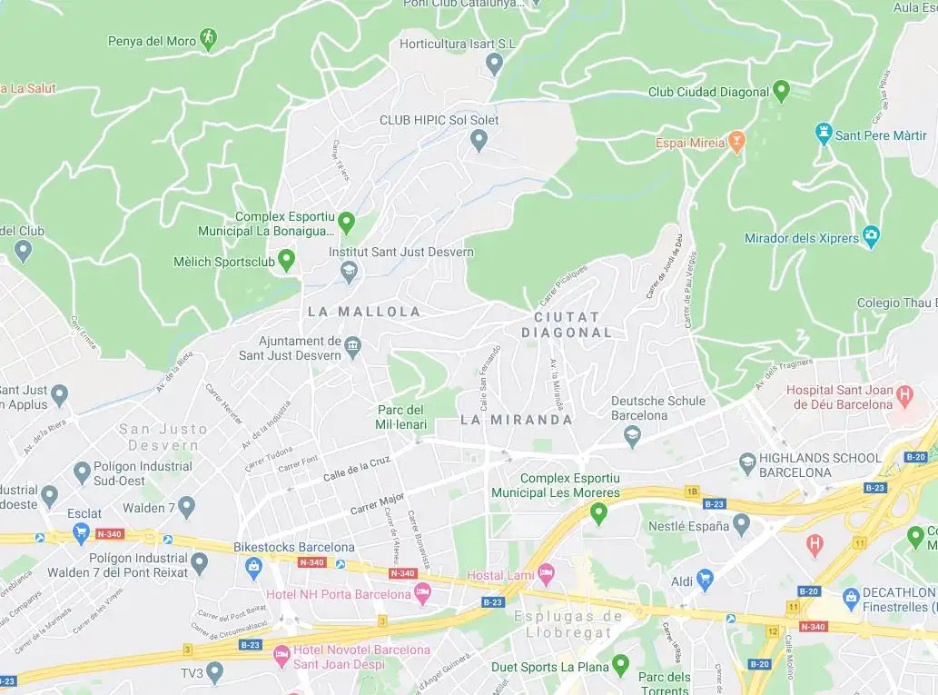 Vista exterior de Casa o xalet en venda en Esplugues de Llobregat amb Calefacció, Jardí privat i Terrassa