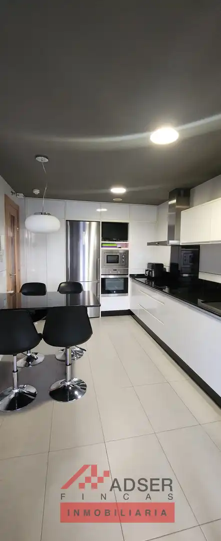 Kitchen of Flat for sale in  Logroño  with Air Conditioner, Heating and Parquet flooring