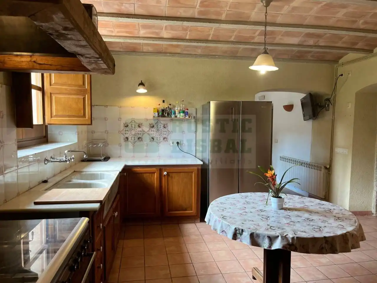 Cuina de Finca rústica de lloguer en Llagostera amb Calefacció, Jardí privat i Moblat