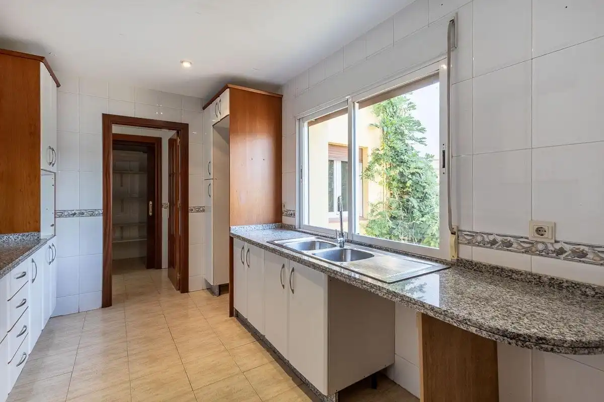 Kitchen of Flat for rent in Granada  with Air Conditioner and Heating