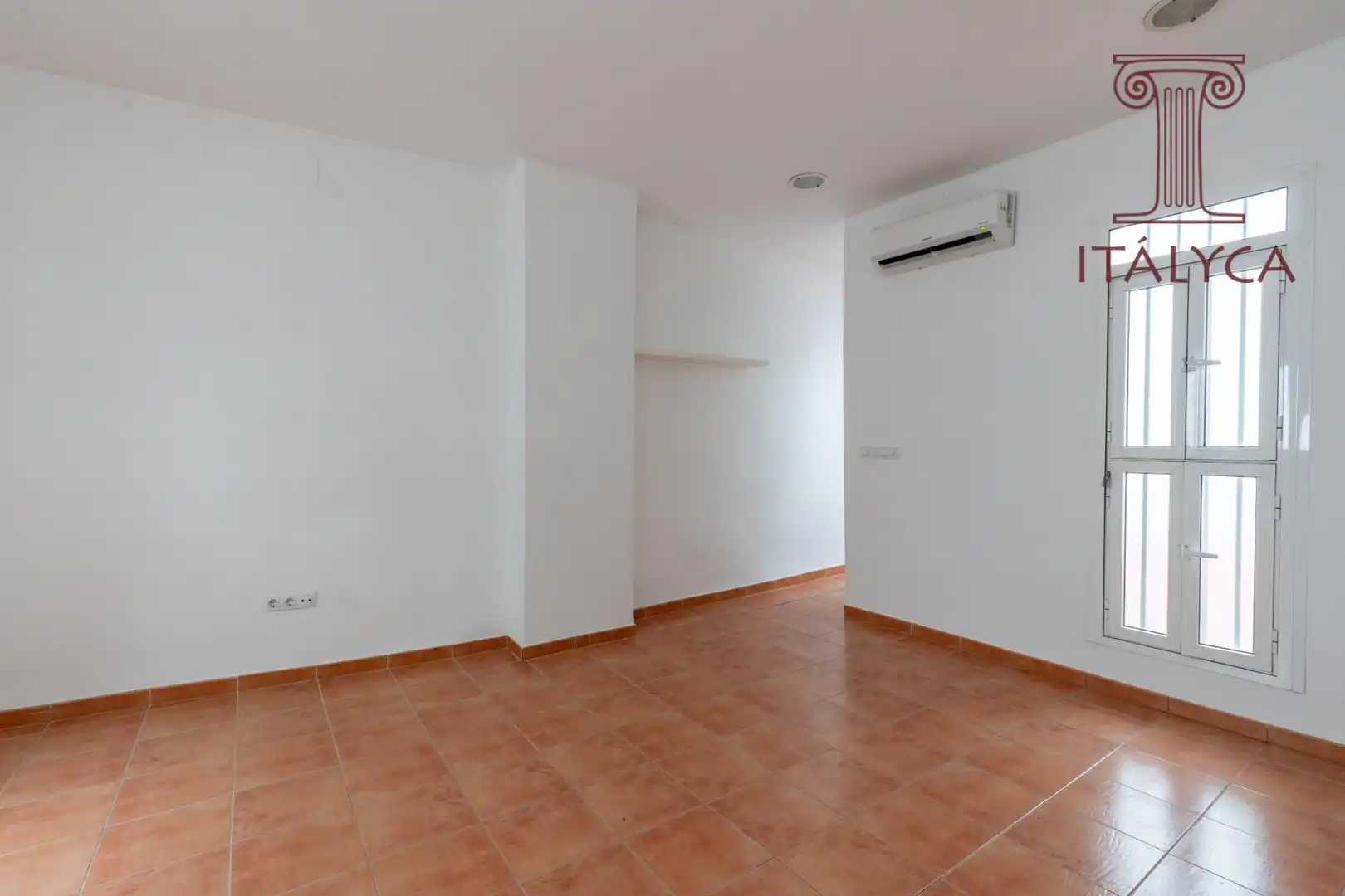 Wohnung zum Verkauf in Sevilla mit Klimaanlage und Heizung