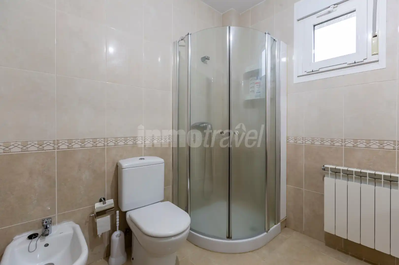 Badezimmer von Haus oder Chalet zum Verkauf in Sanxenxo mit Heizung, Privatgarten und Parkett