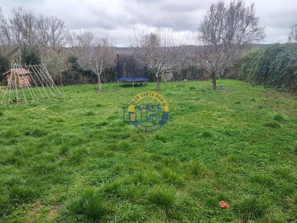 Casa o chalet en venta en Villaquilambre con Calefacción, Jardín privado y Parquet