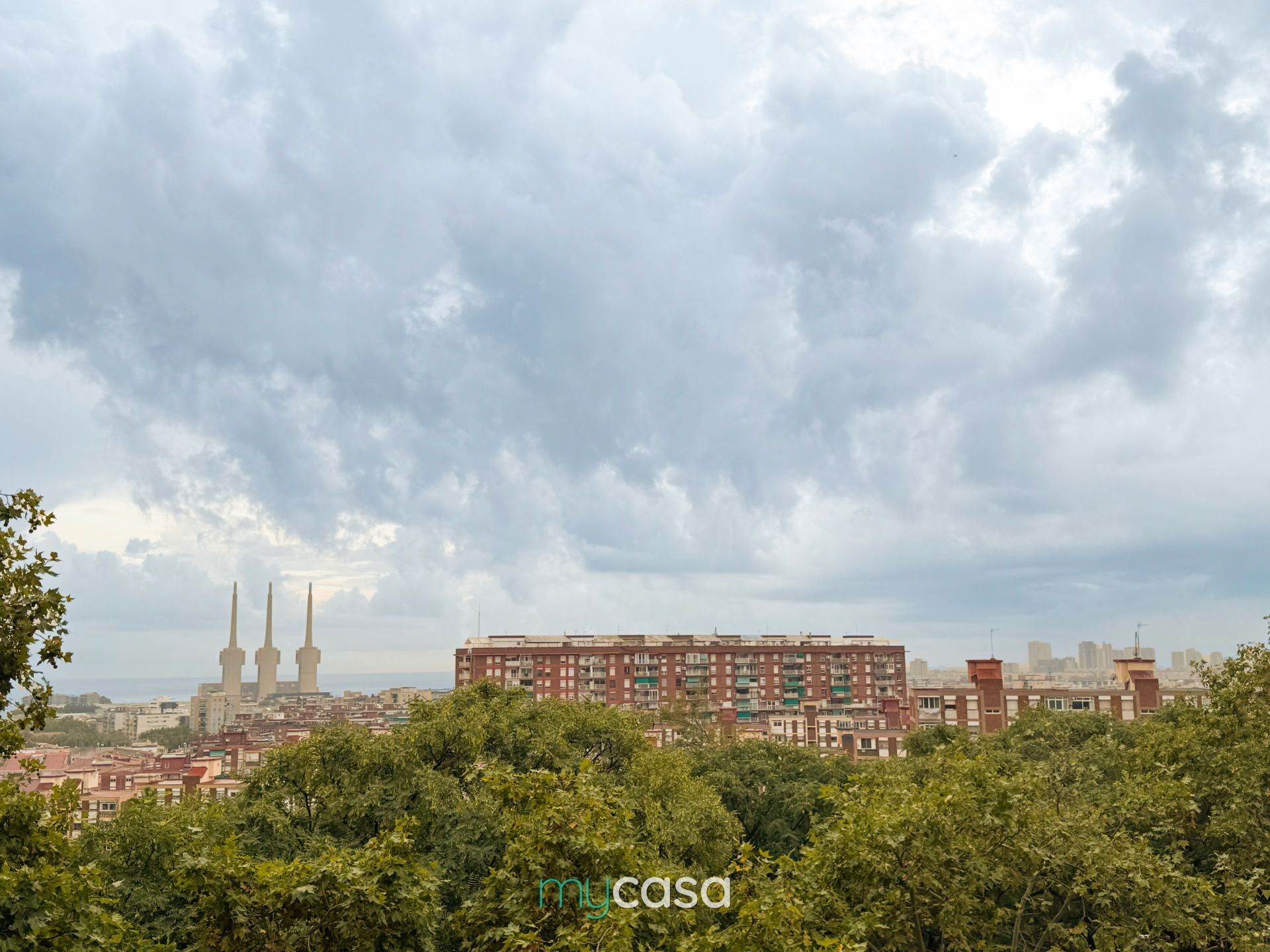 Vista exterior de Pis en venda en Badalona amb Balcó