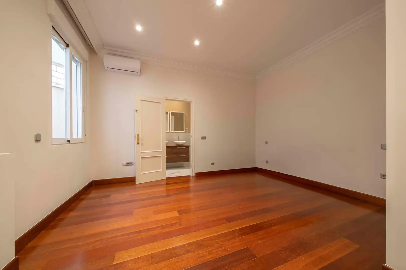 Wohnung zur Miete in Madrid mit Klimaanlage, Heizung und Balkon
