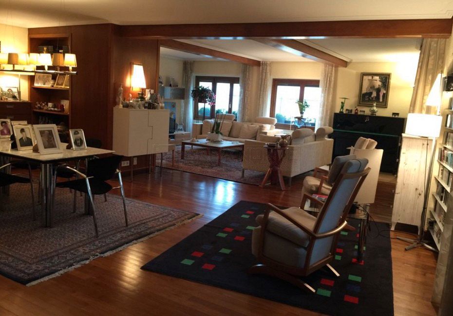 Sala d'estar de Casa adosada en venda en Vitoria - Gasteiz amb Calefacció, Jardí privat i Parquet