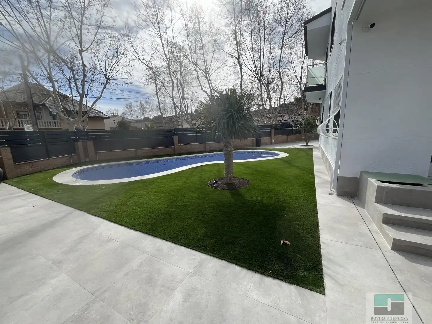 Swimming pool of Houses for rent in Castelldefels  with Air Conditioner, Heating and Parquet flooring