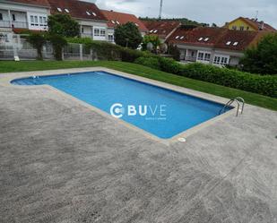 Piscina de Casa adosada en venda en Brión amb Calefacció, Terrassa i Piscina
