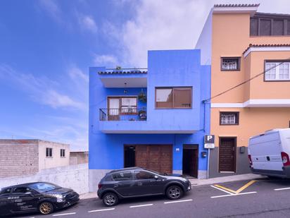 Vista exterior de Casa o xalet en venda en La Orotava amb Jardí privat