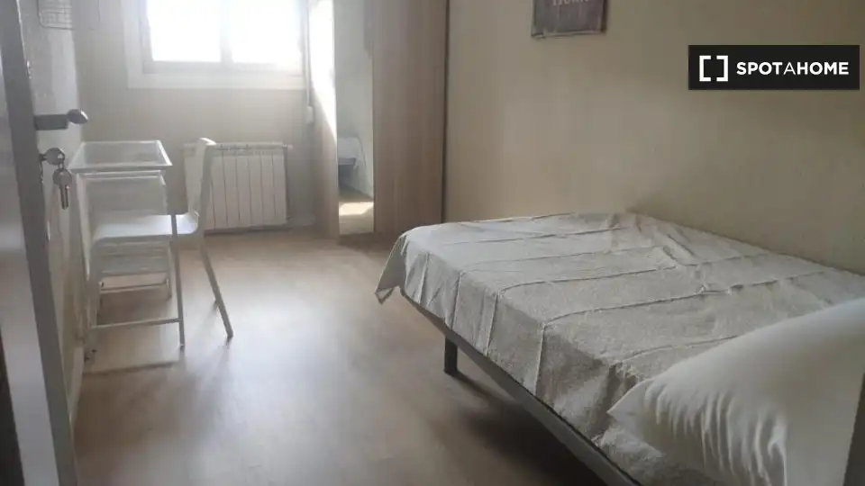 Habitación en Palomeras Bajas