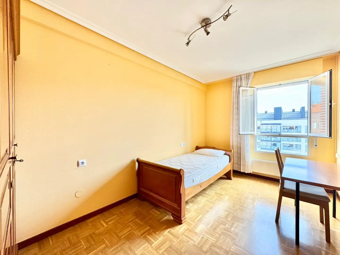 Flat for rent in Hondarribia Kalea, Lakua-Bizkarra