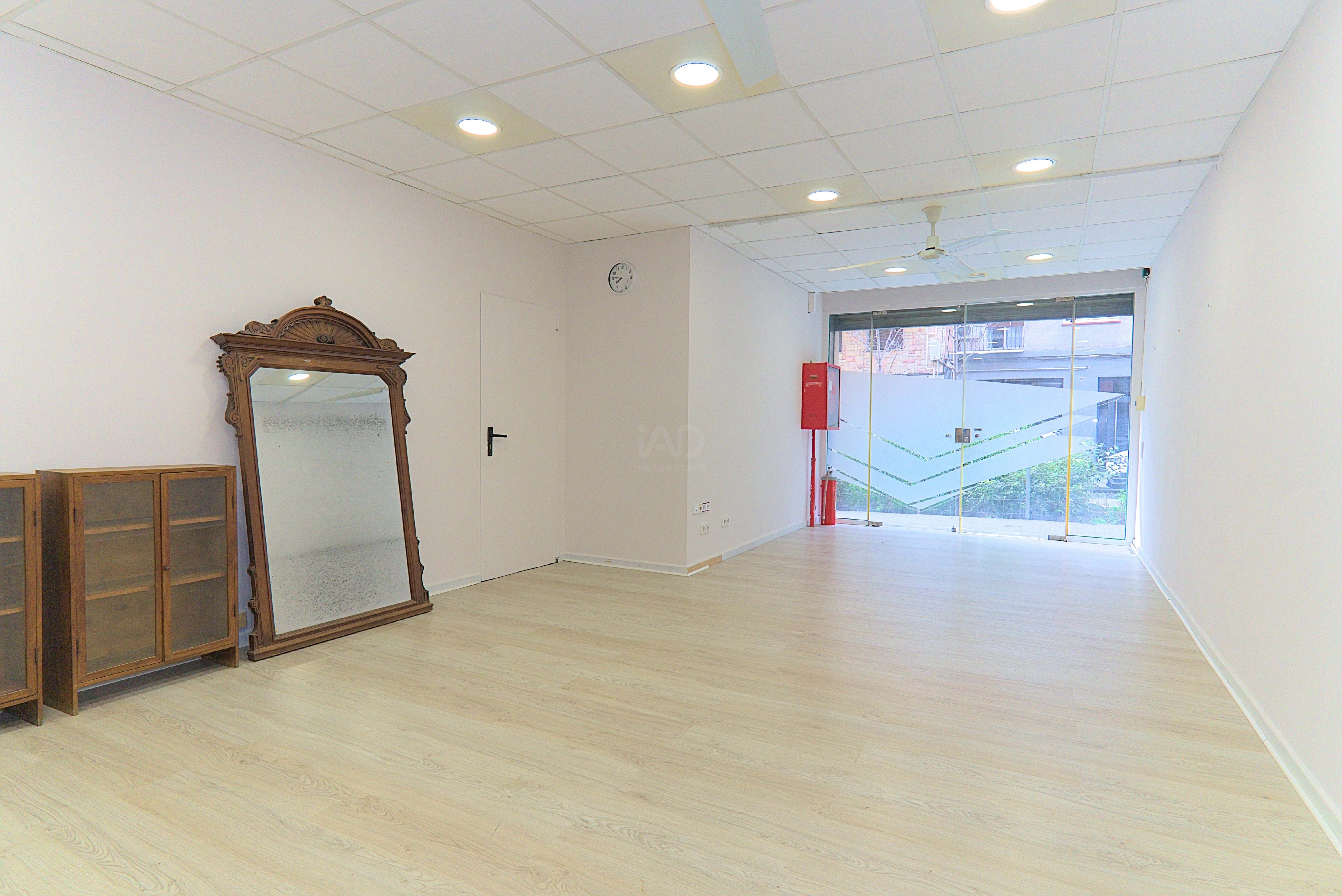 Premises for sale in  Barcelona Capital