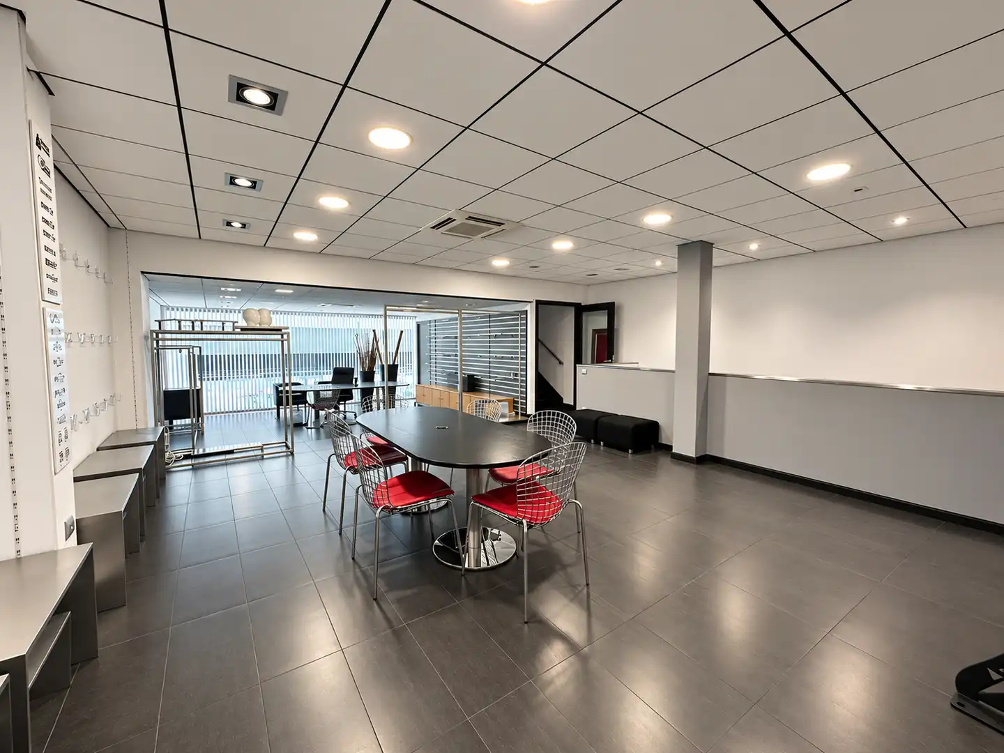 Business premises for sale in Calle Módena 36, imagen 17