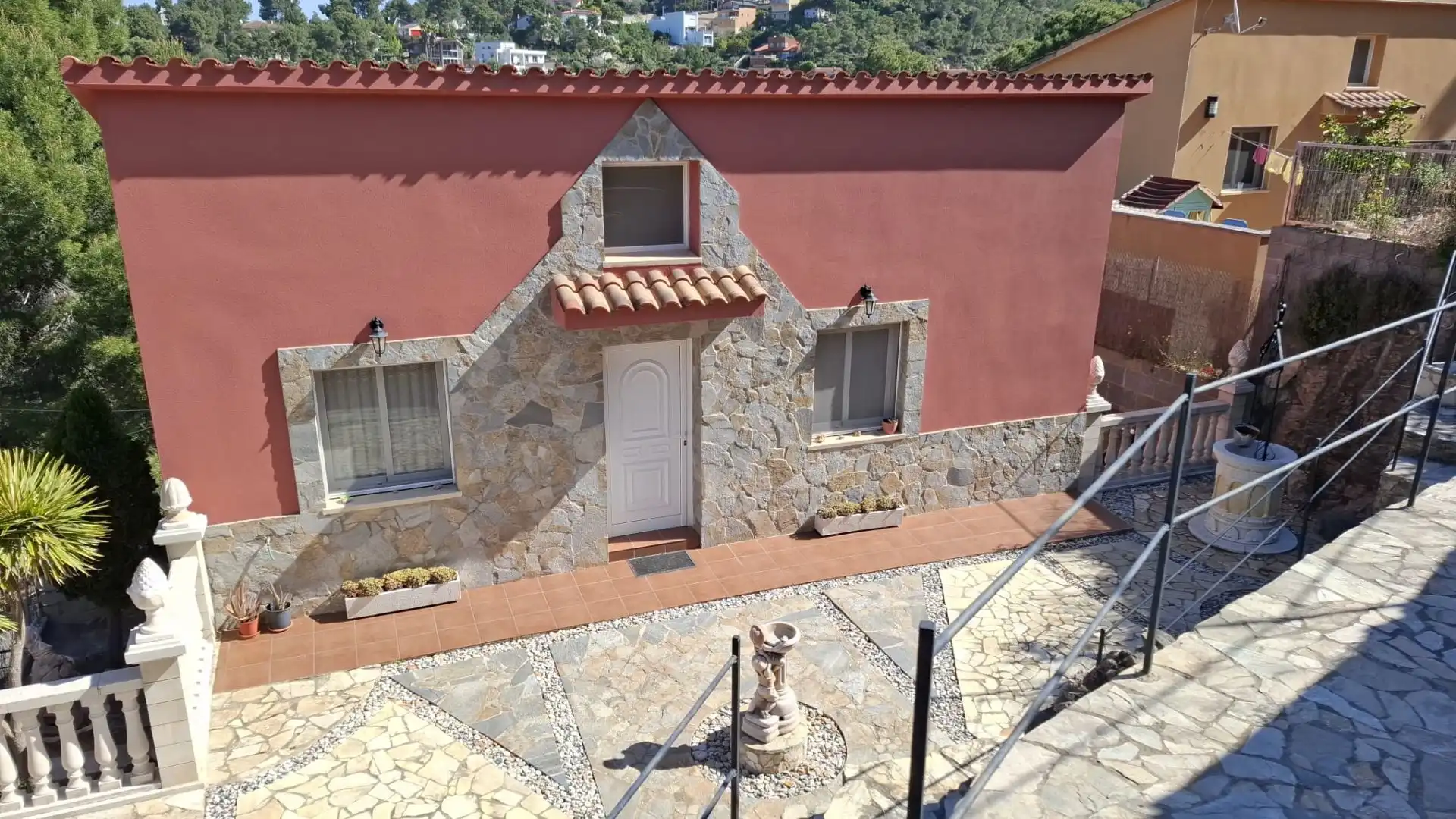 Vista exterior de Casa o chalet en venta en Vallirana con Calefacción y Terraza