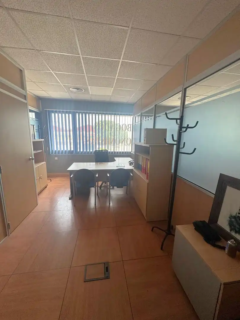 Büro zur Miete in Meco mit Klimaanlage und Möbliert