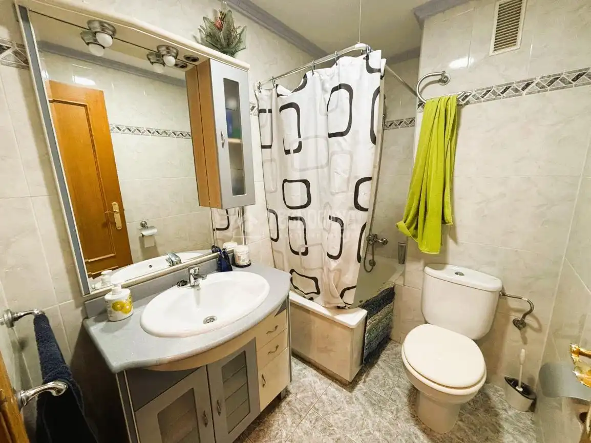 Baño de Piso en venta en Quart de Poblet con Aire acondicionado, Trastero y Balcón