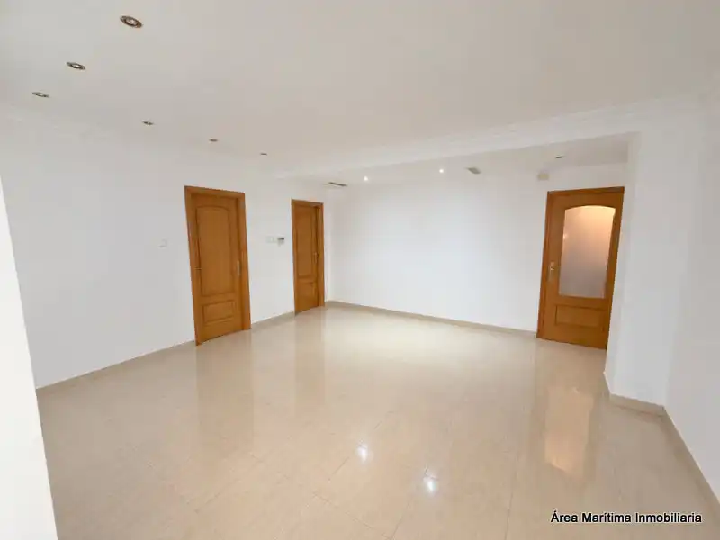 Piso de alquiler en Valencia con Aire acondicionado, Calefacción y Horno
