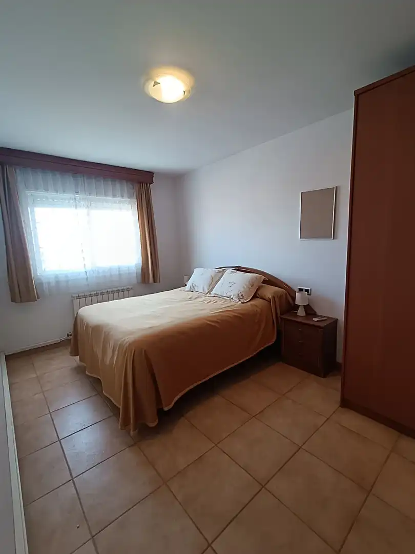 Schlafzimmer von Dachboden zum Verkauf in Calafell mit Klimaanlage, Heizung und Terrasse