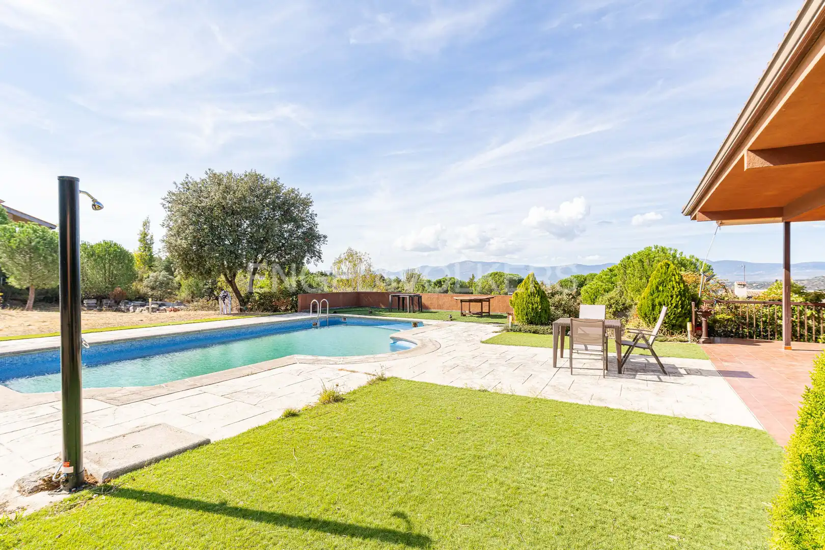 Piscina de Casa o xalet en venda en Collado Villalba amb Aire condicionat, Calefacció i Jardí privat