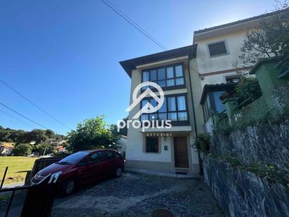 Exterior view of House or chalet for sale in Llanes  with Terrace and Balcony