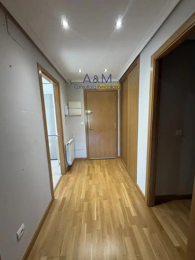 Piso con piscina en venta en RAMON Y CAJAL, imagen 3