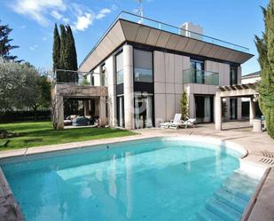 Exterior view of House or chalet for sale in  Madrid Capital  with Swimming Pool