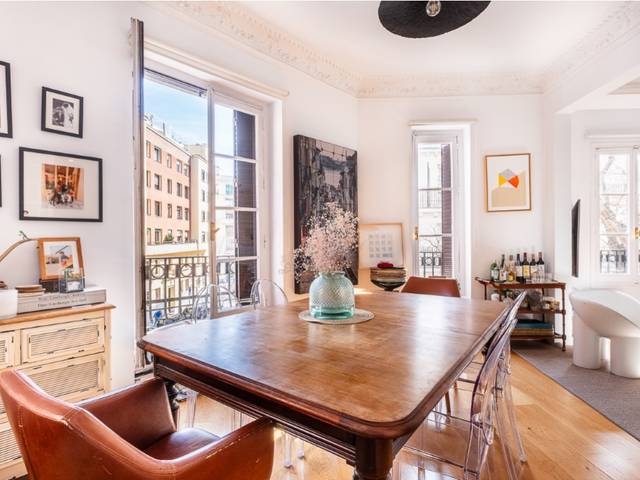 Piso en Venta en Calle Nicasio Gallego en Trafalgar