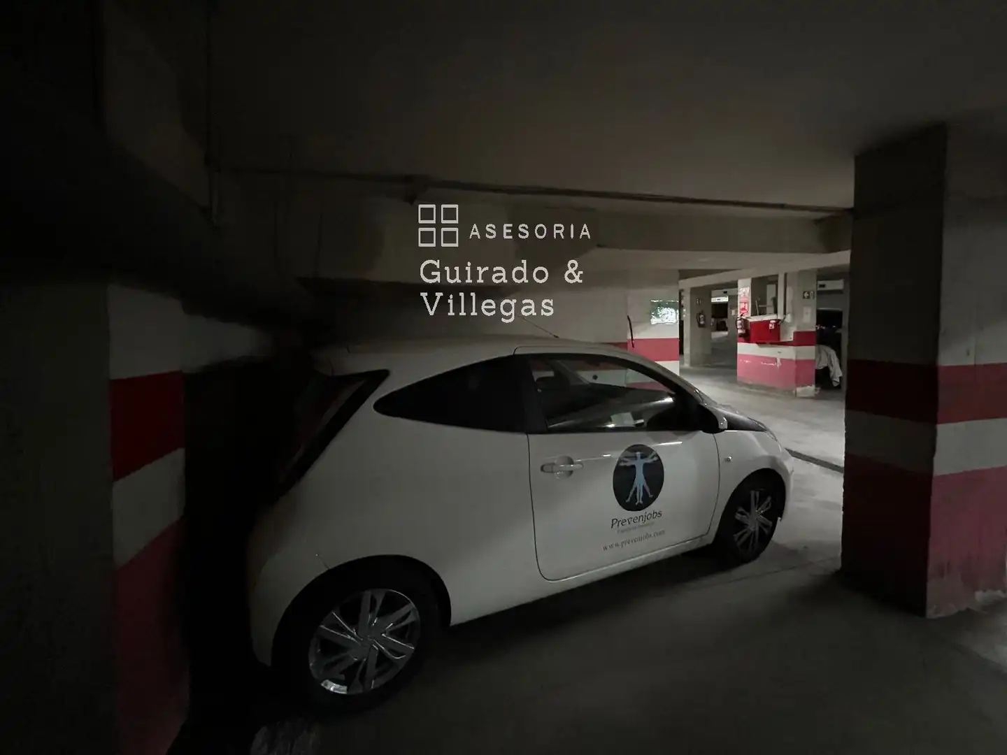 Parking de Dúplex en venta en Terrassa con Terraza y Alarma