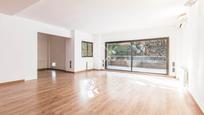 Living room of Flat for sale in  Barcelona Capital  with Heating, Parquet flooring and Terrace