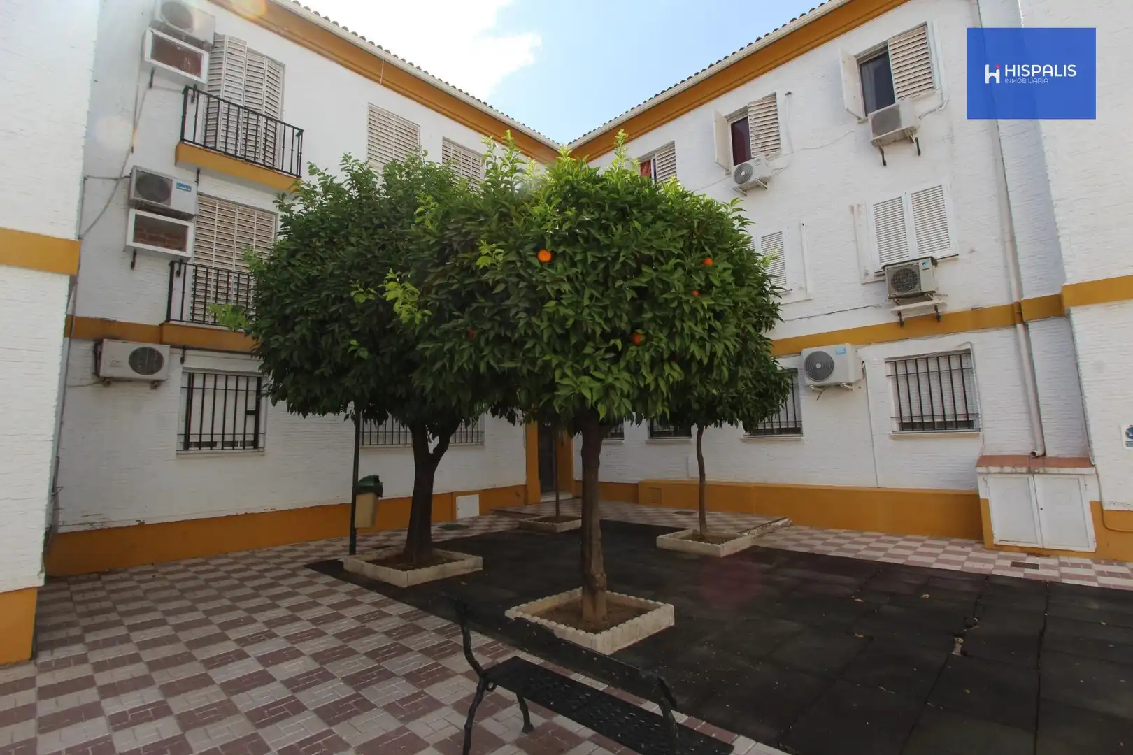 Vista exterior de Estudi de lloguer en Sevilla amb Aire condicionat, Calefacció i Moblat