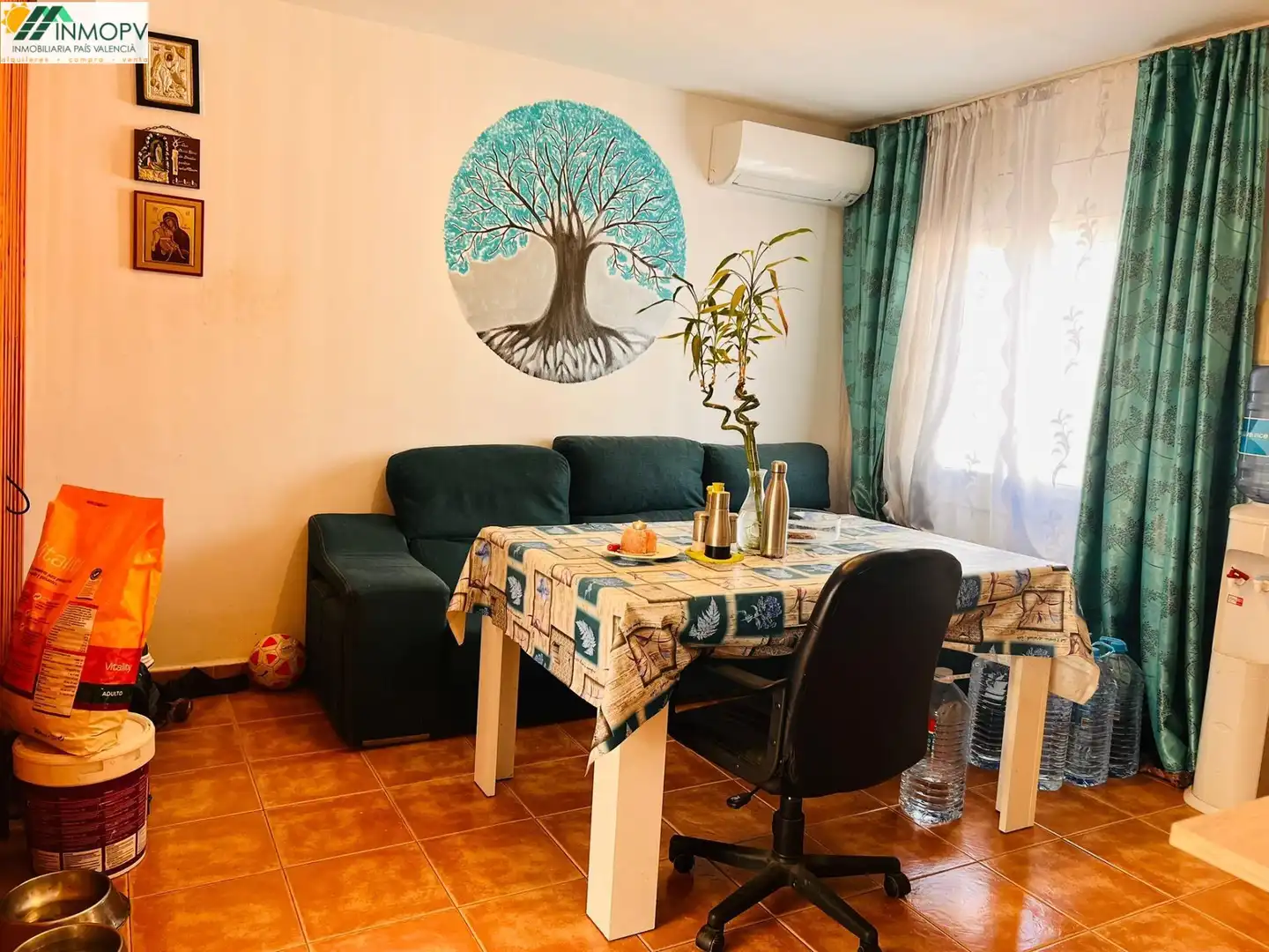 Sala de estar de Casa adosada en venta en Vinaròs con Aire acondicionado, Calefacción y Jardín privado