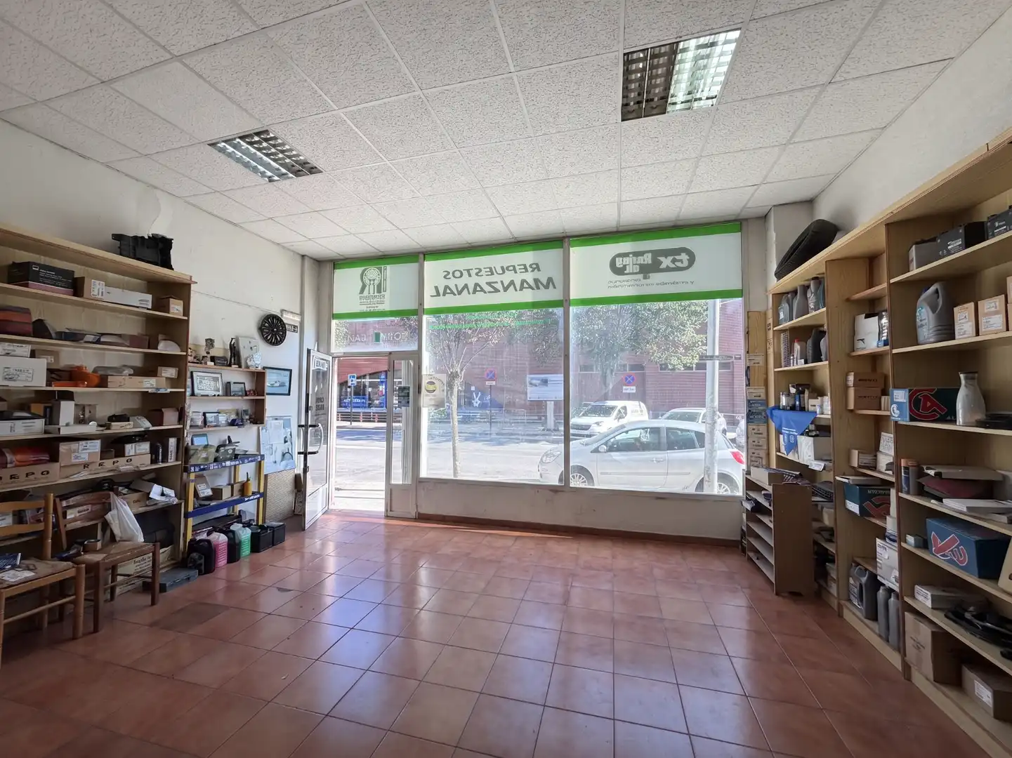 Business premises for sale in Calle José María Martínez Cachero 31, imagen 13