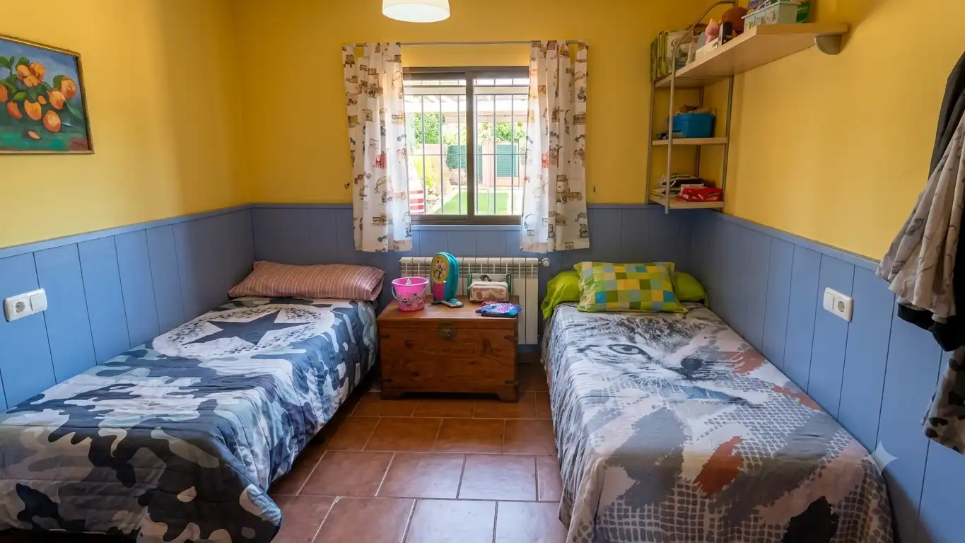 Dormitori de Casa o xalet en venda en Maello amb Calefacció, Jardí privat i Piscina