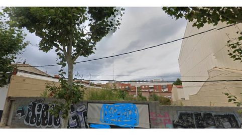 terreno urbano a dos calles barrio Roc Blanc