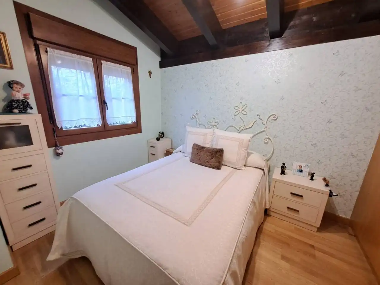 Dormitori de Casa adosada en venda en Villagonzalo Pedernales amb Calefacció, Jardí privat i Terrassa