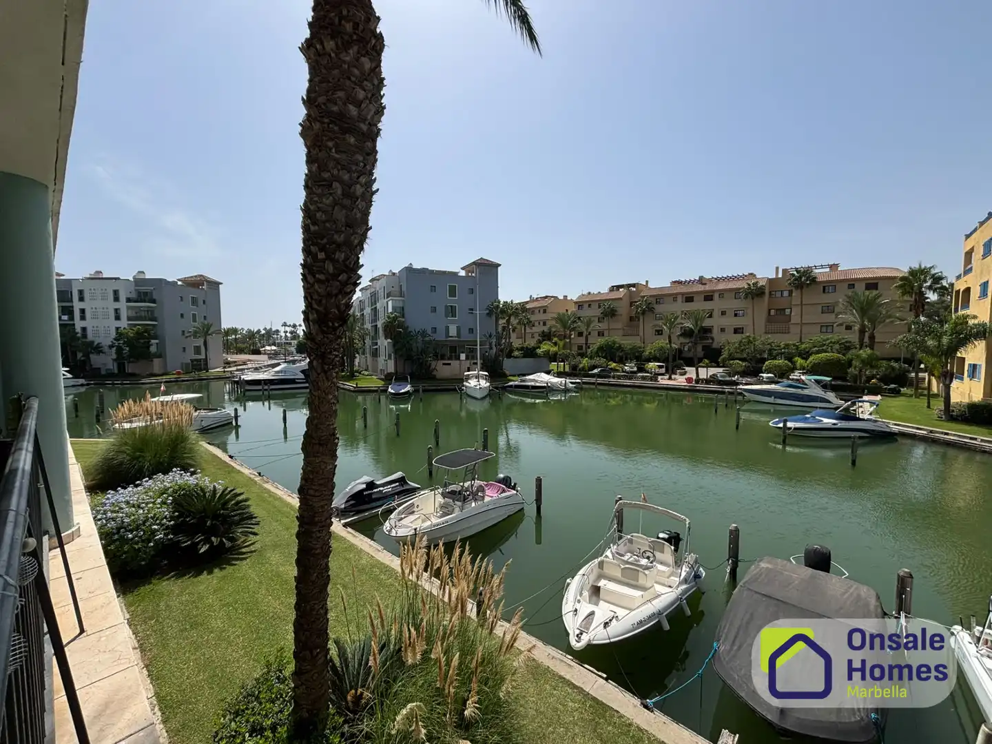 Appartamento con terrazza in vendita a Avenida de la Marina, imagen 3