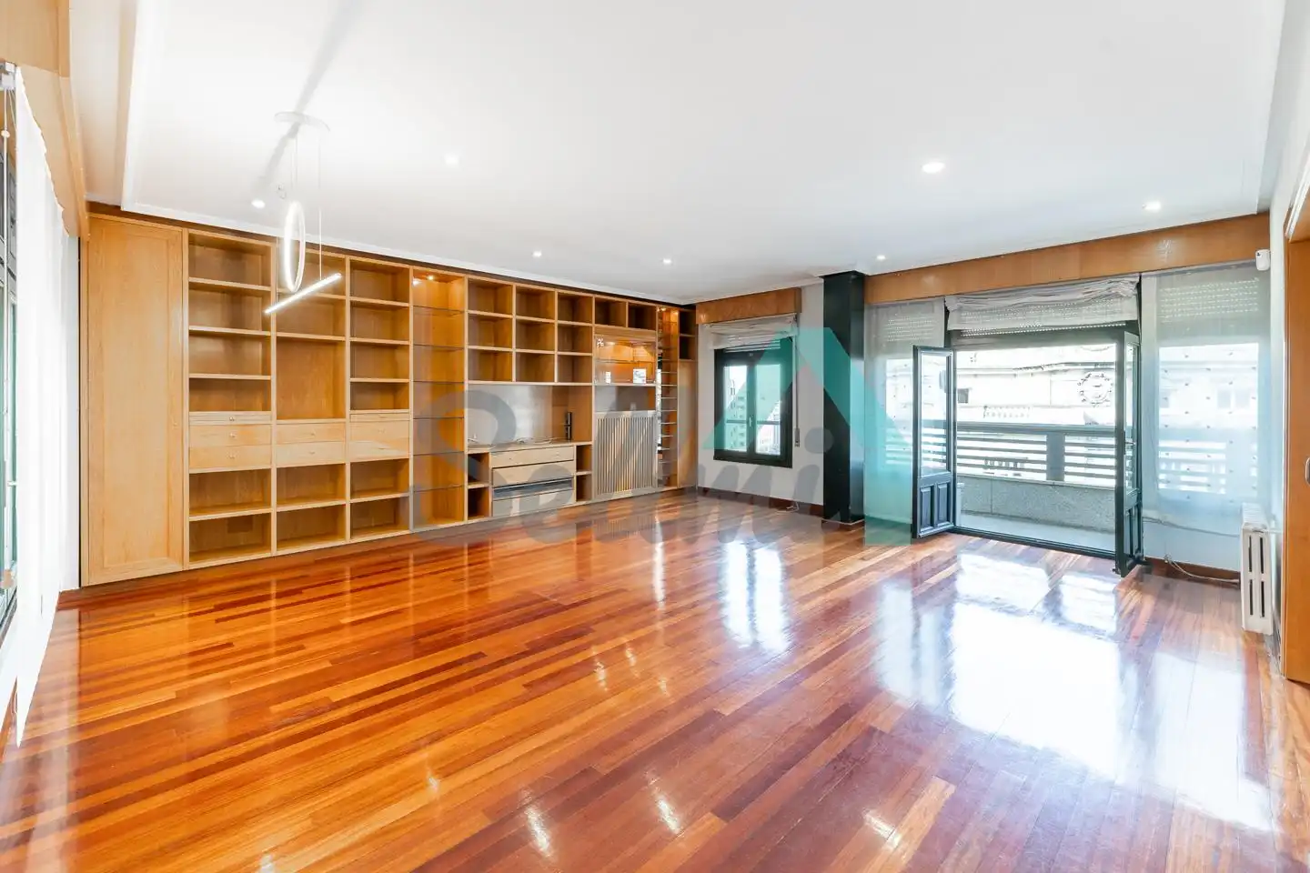 Living room of Flat for rent in Oviedo   with Heating, Parquet flooring and Terrace