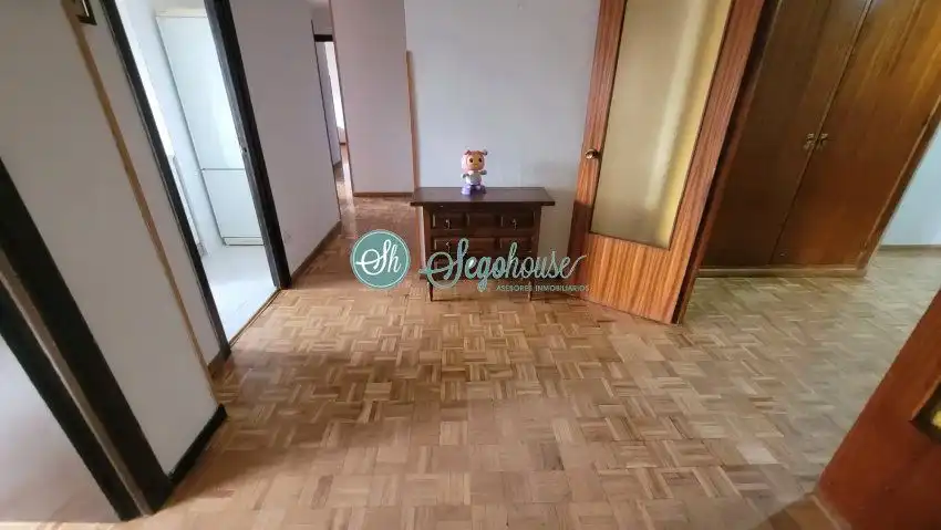 Habitación de Piso en venta en Segovia con Calefacción, Parquet y Terraza