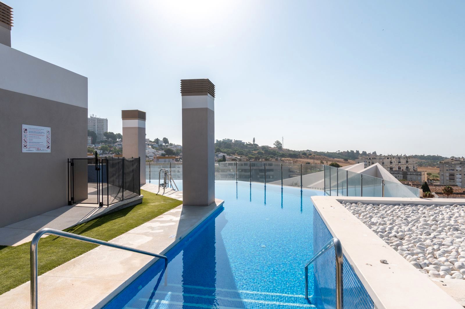 Piscina de Pis en venda en Marbella amb Aire condicionat, Terrassa i Traster